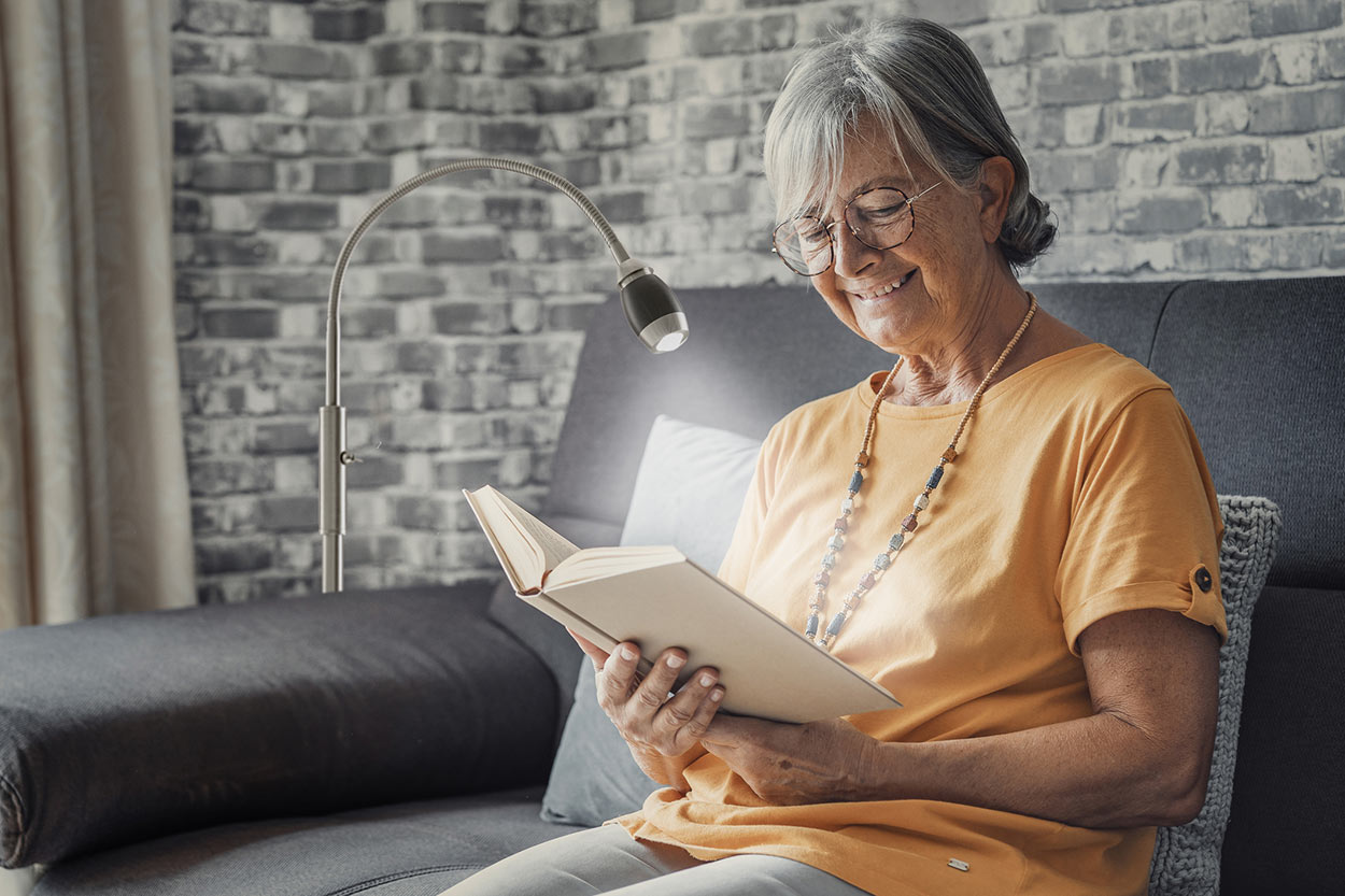 read in comfort and less eye strain by using our daylight lightbulb technology